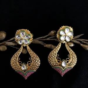 Antique Gold Plated Kundan Chandbali Earring 13928-1017