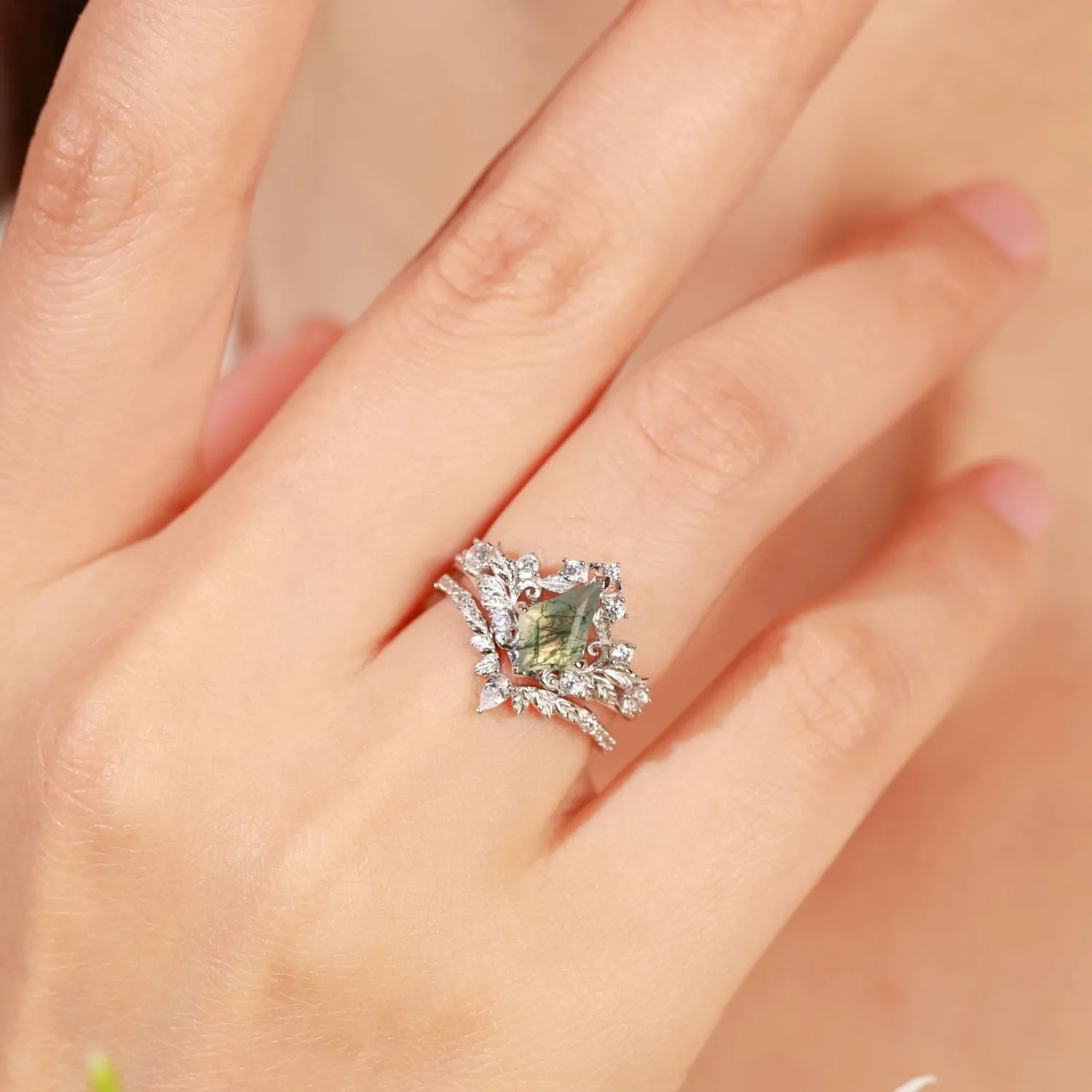Regal Tiara Moss Agate Ring©