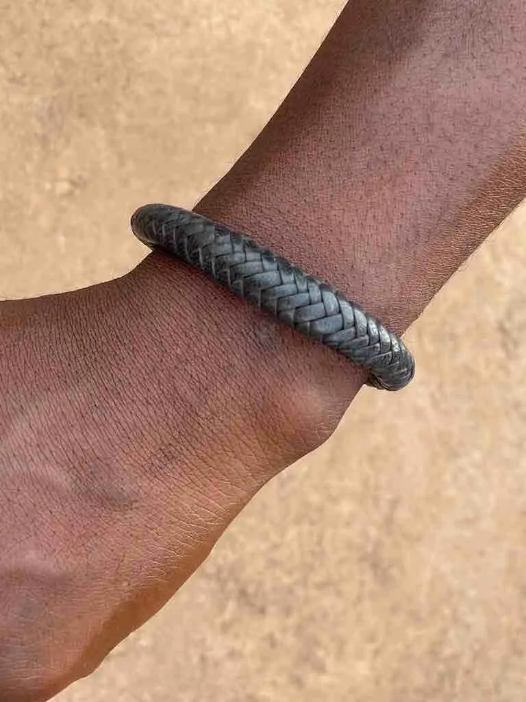 Tightly Woven Leather Solid Color Bracelet - Mali